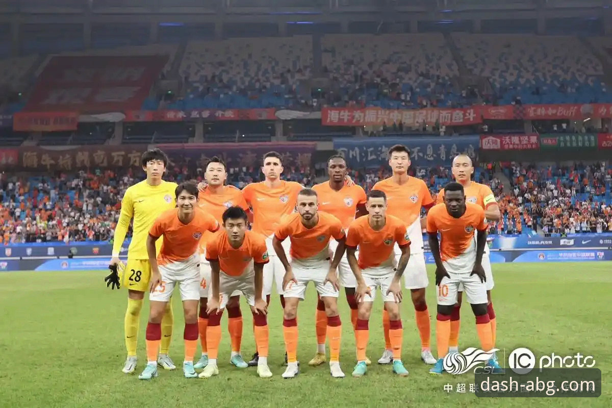 青岛海牛3-1终结对上海海港7连败：欧博平台观赛技术复盘详解